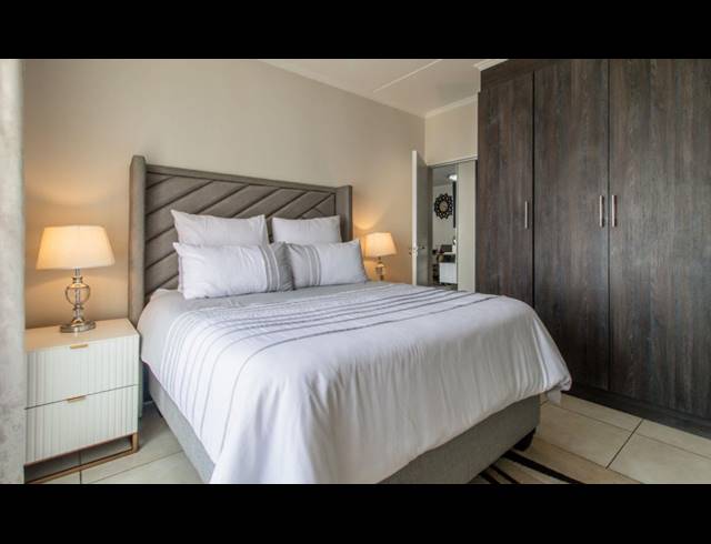 3 BEDROOM APARTMENT FOR SALE IN OAKDENE